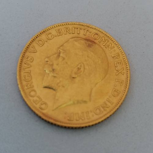 215 - 1914 George V sovereign