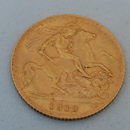 217 - 1913 George V HALF sovereign