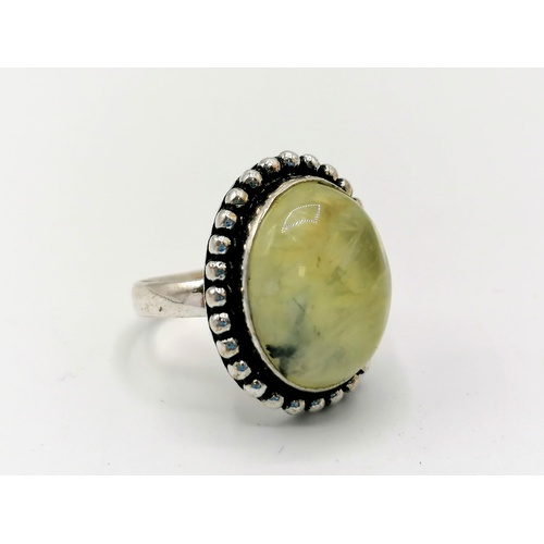 237 - Silver oval cabochon stone ring