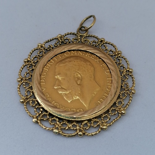 298 - Yellow metal mounted medallion - total weight 10.9g