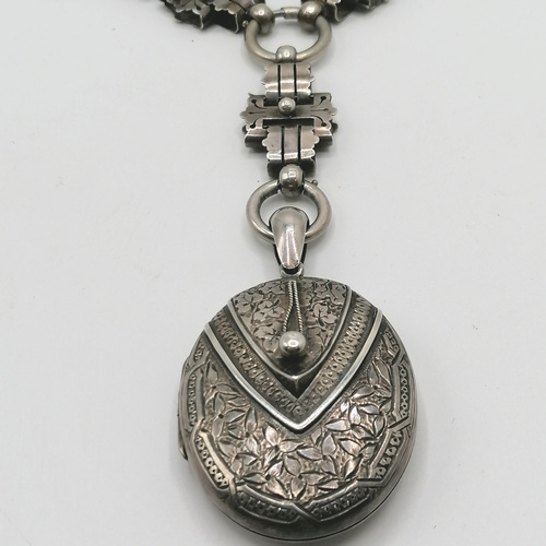 305 - Unmarked Victorian silver locket & collar - approx 20