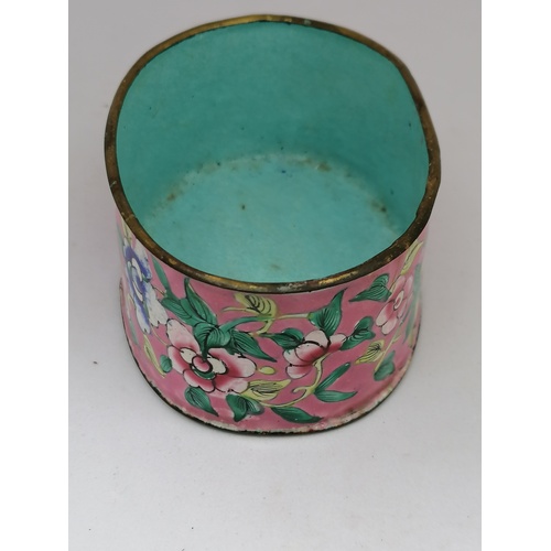 350 - Chinese oval enamel box and cover, in good overall condition, 3¼