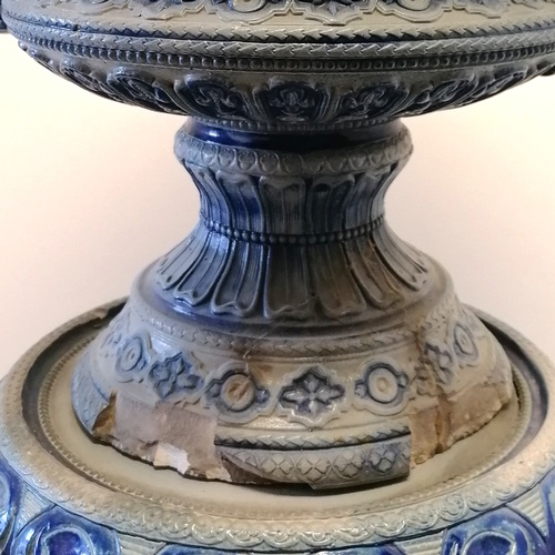 595 - Stoneware german westerwald jardiniere on stand - 42