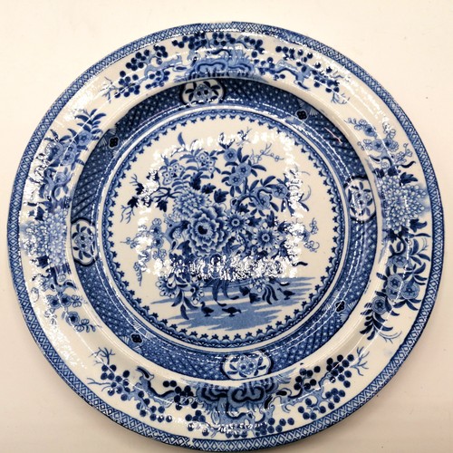 11 - 18thC Dutch Delft plate depicting a harbour scene 9¼