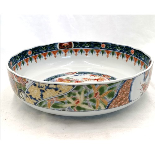 89 - Large Oriental bowl - 10½