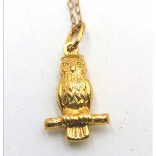 130 - 9ct gold box link chain t/w 9ct gold owl pendant on chain - weight 3.2g
-SOLD ON BEHALF OF THE NEW B... 