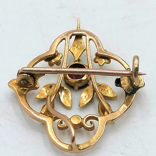 150 - Antique 9ct gold garnet & pearl brooch