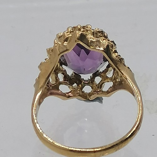 159 - 9ct gold amethyst ring