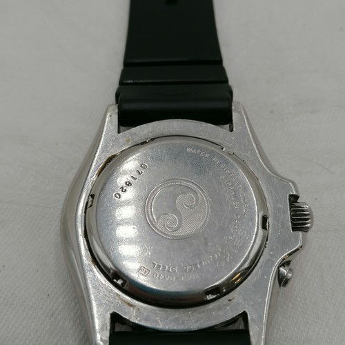 297 - Vintage gents Seiko kinetic sports 200 divers watch on a rubber strap