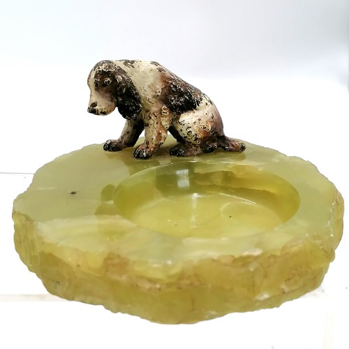 326 - 2 x agate pin dishes - 1 with bronze cold painted spaniel & the other with a cold painted bronze sco... 