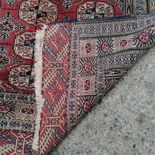 401 - Antique wool rug - 46