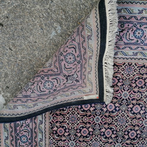 472 - Wool rug - 77