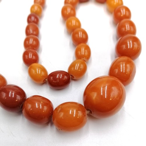 194 - Antique buttersctch amber bead necklace 21