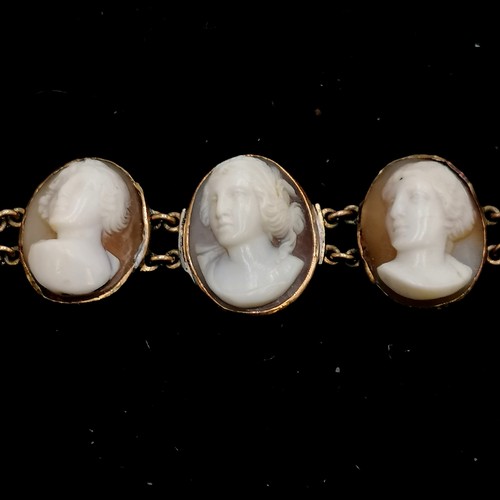 195 - Antique unmarked gold mounted cameo bracelet. In good condition. total weight 16g