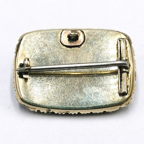 204 - 9ct gold 17