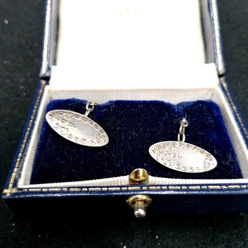 208 - Qty of jewellery inc antique silver boxed cufflinks, unmarked silver locket, antique ivory bangle et... 