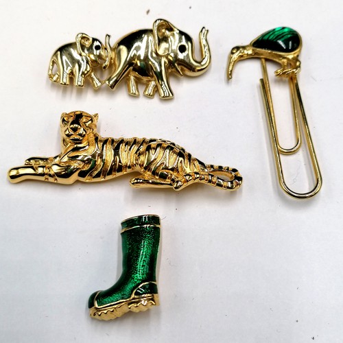 216 - Qty of tie clips + tiger / elephant / boot brooch + kiwi paper clip etc