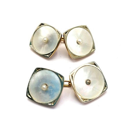 265 - Pair of 18ct gold mother of pearl & pearl set cufflinks (1 pearl missing) - total weight 5.4g