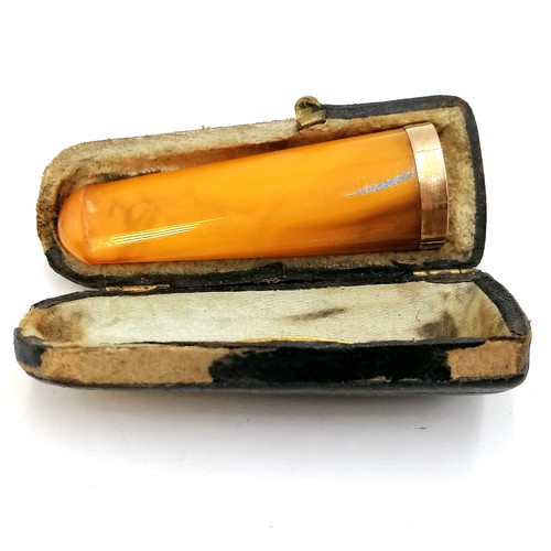 290 - 2 cheroots in original cases (a/f) - 1 amber with gold mount (2½