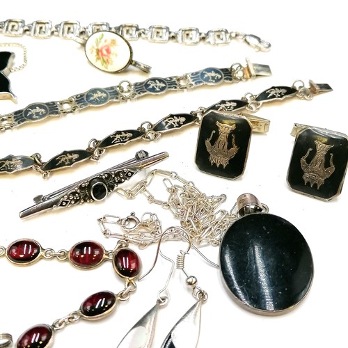 306 - Qty of silver jewellery inc Niello, enamel & stone set (1 chain broken) - total weight 68g
-SOLD ON ... 