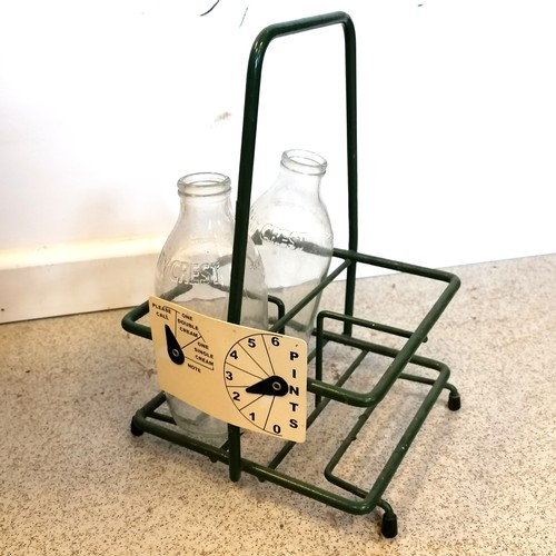 718 - Vintage green wire milk bottle holder (with 2 Dairy Crest bottles) t/w 2 tier folding cake stand (24... 