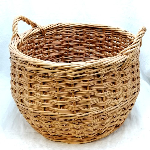 720 - Wicker basket - 17