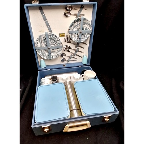 731 - Brexton picnic set - missing knives (damage to case)