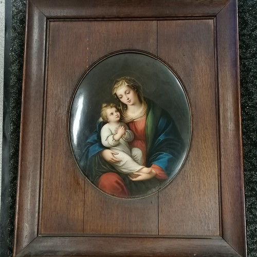 736 - Large oval Berlin KPM plaque depicting Madonna and Child, 16¾