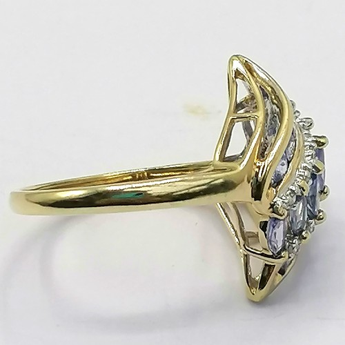 336 - 18ct gold diamond cluster ring. total weight 2.8g