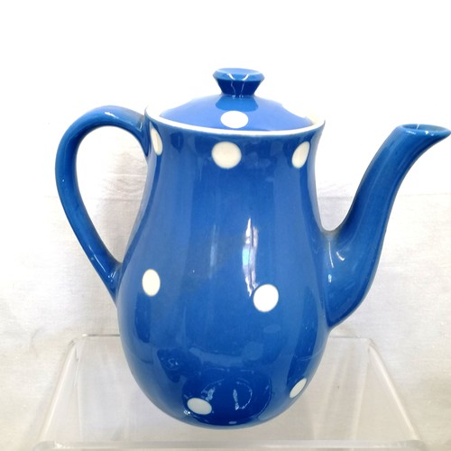 28 - Qty of T G Green blue & white spot (Blue Domino) dinner & teaware - all in good used condition