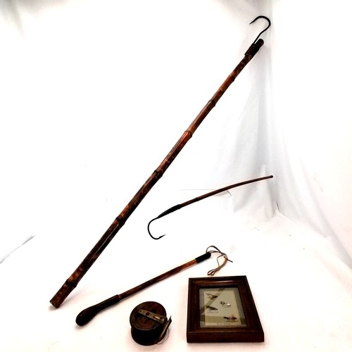 113 - Antique wooden fishing reel, priest, 2 fishing gaffs (longest bamboo 150cm - hook loose) + framed 4 ... 