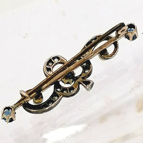 274 - Antique yellow & white metal sapphire / diamond / pearl set brooch