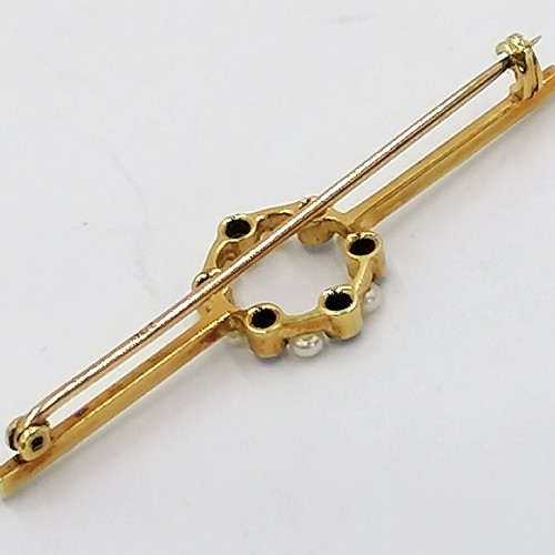 334 - 9ct gold cornflower sapphire & pearl bar brooch - 2.9g total weight