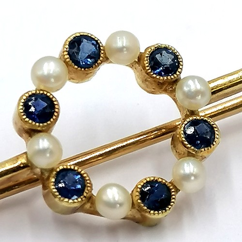 334 - 9ct gold cornflower sapphire & pearl bar brooch - 2.9g total weight