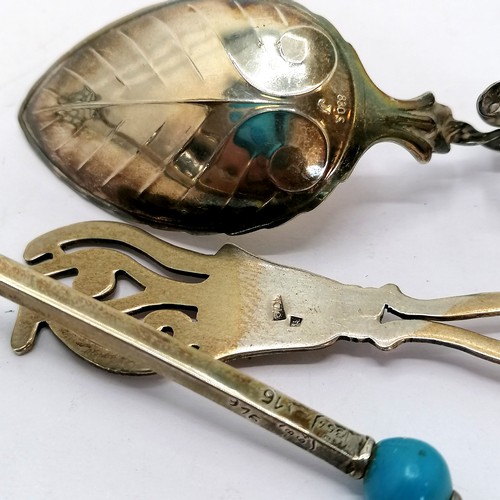 439 - 2 x foreign silver spoons + a silver sifter with a bead terminal - 18cm ~ total weight 66g