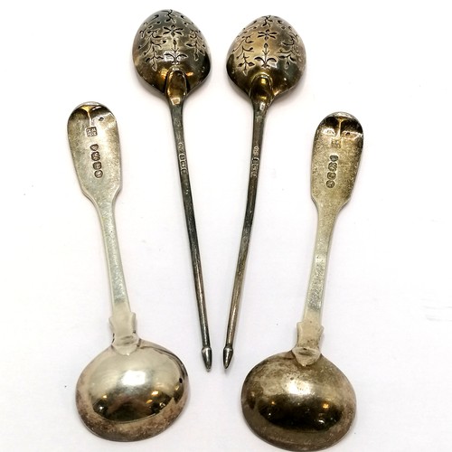 452 - Pair of silver mote spoons (13.5cm) t/w pair of silver mustard spoons - 65g