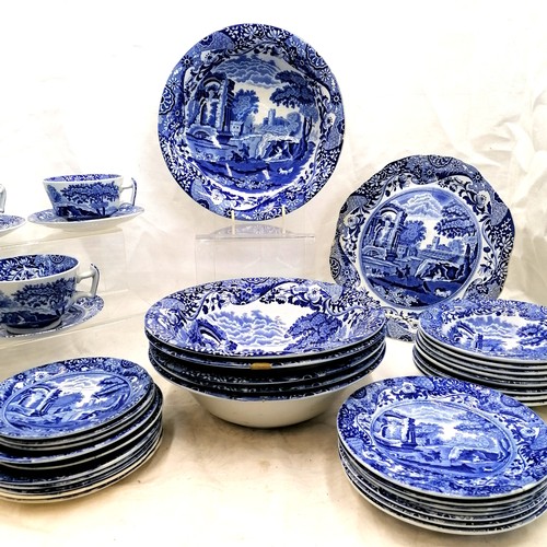 471 - Qty. of Copeland Spode Italian tableware inc. 6 large serving bowls 25cm diameter [4 damaged], the r... 