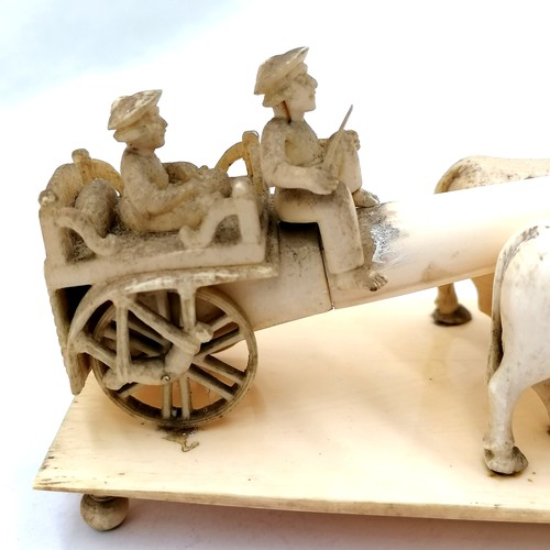 531 - Antique ivory study of 2 oxen (zebu) & a cart with figures - 14cm x 6.5cm