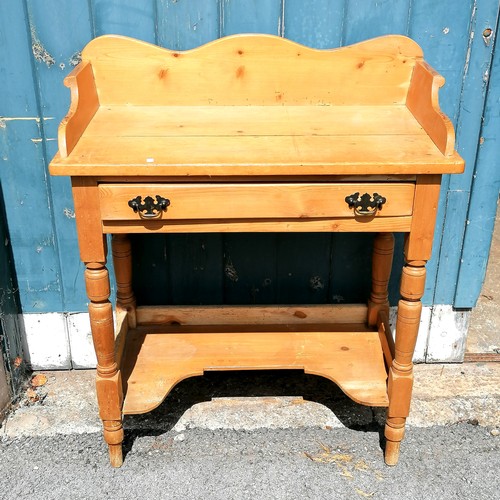 600 - Antique pine washstand, 88cm wide x 78cm high x 39cm deep. In good used condition