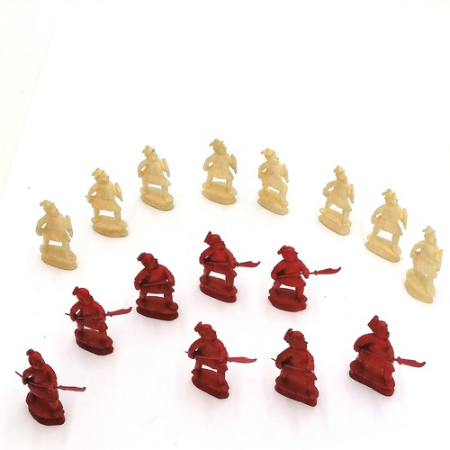 657 - Antique Cantonese carved and stained ivory complete chess set, with some losses, all the white pawns... 