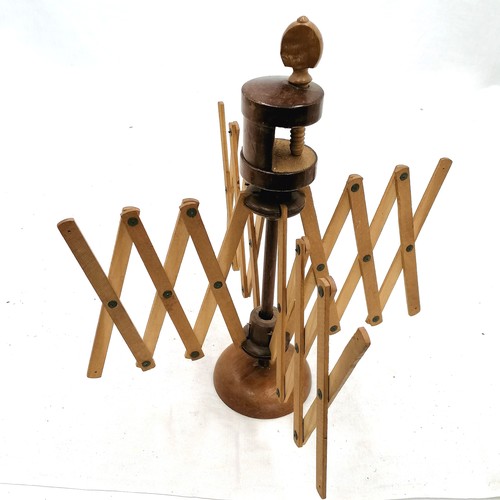 680 - Antique oak spinning wheel t/w wool winder