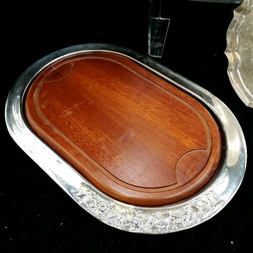 703 - Cassetti plated & wooden serving platter - 52cm wide t/w Walker & Hall footed salver - 30cm diameter... 