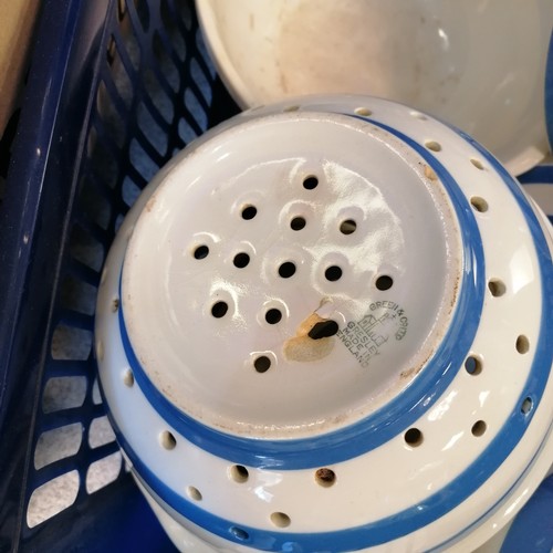 101 - Quantity of T G Green Blue and White Cornishware, incl cruets, mixing bowls-incl. sifter, butter dis... 