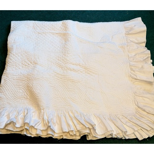 5 - Antique hand stitch white cotton bedspread, 182cm x 220cm, In good condition