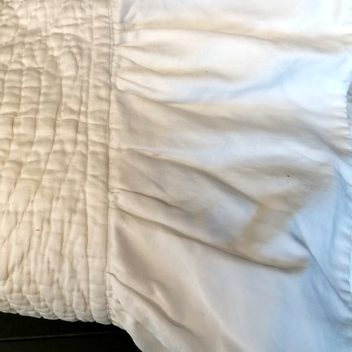 5 - Antique hand stitch white cotton bedspread, 182cm x 220cm, In good condition