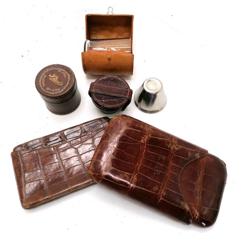 65 - Qty of leather items inc collar boxes, boxed brushes, tots, thermos flask (broken) - mostly a/f