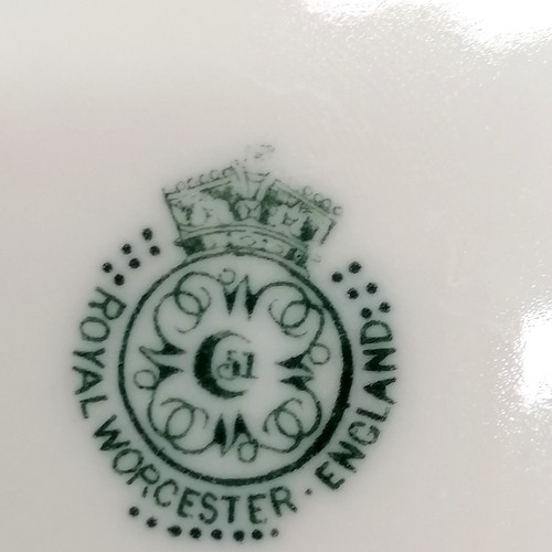 65 - 1911 Royal Worcester 9 plates with Sir Eyre Coote : West Park armourial crests t/w 2 x J.C. & Sons p... 