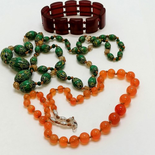 258 - Strand of Venetian beads with a silver gilt clasp (76cm) t/w plastics bracelet + hardstone beads