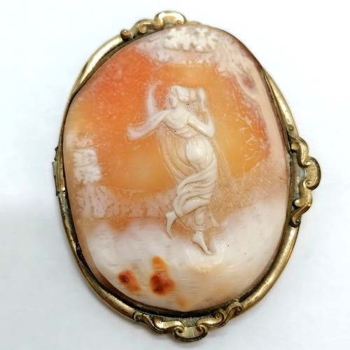 263 - Large cameo brooch in metal mount (6cm high), Wedgwood brooch, hardstone Chinese plaque pendant etc