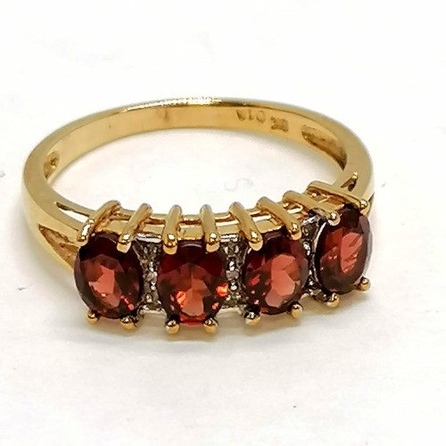 272 - 9ct gold garnet & diamond set ring - size P & 2.5g